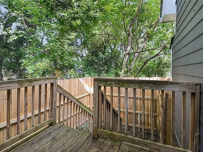 1099 Smith St SW #B — Photo 18