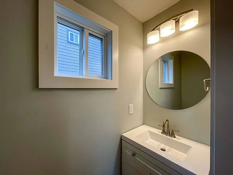 56 W Cascade St — Photo 7