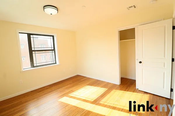 Rented by Link NY Realty | media 28