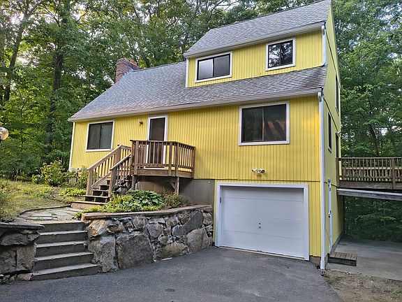 2nd image of 16 Hundred Oaks Ln #16