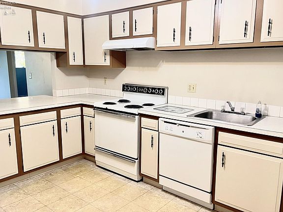 5th image of 521 Liberty Dr #D