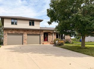 465 Easy St, Winthrop, IA 50682