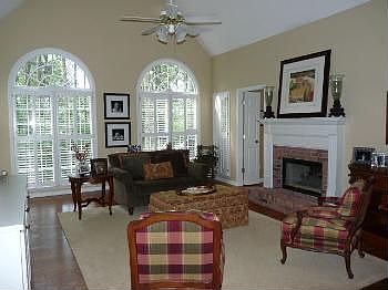 2nd image of 923 Laurel Crest Dr
