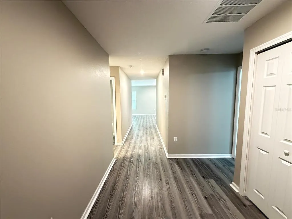 3 bed, 2.0 bath, 1382 sqft, $1,549 — Photo 3