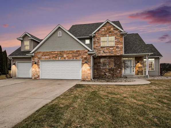 306 Pine Crest Dr, Bremen, IN 46506