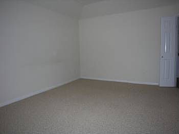 4th image of 15946 Pleasant Green Cir