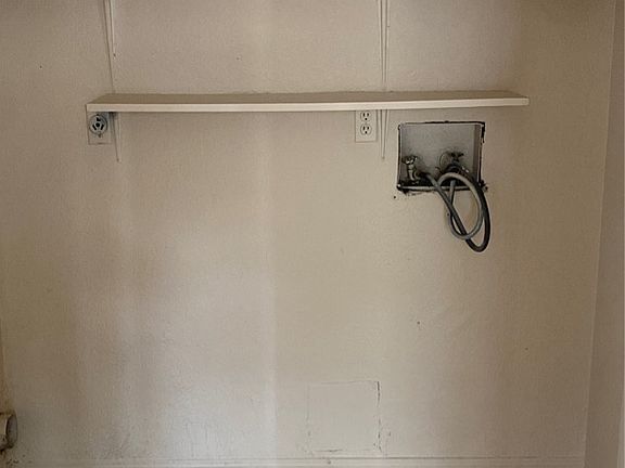 4th image of 212 Erby Ave #A