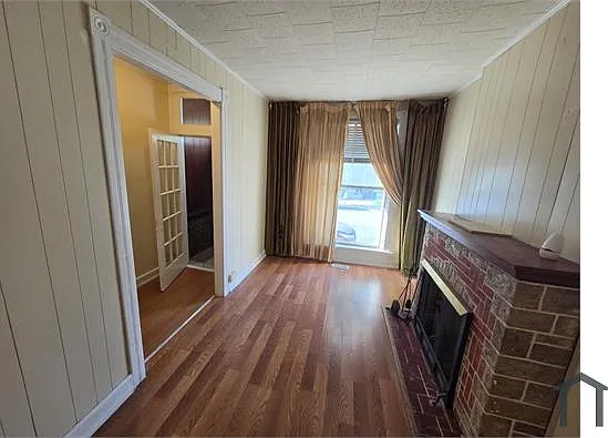 2223 W Fayette St