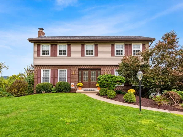 1012 Hamlin Dr, Bethel Park, PA 15102