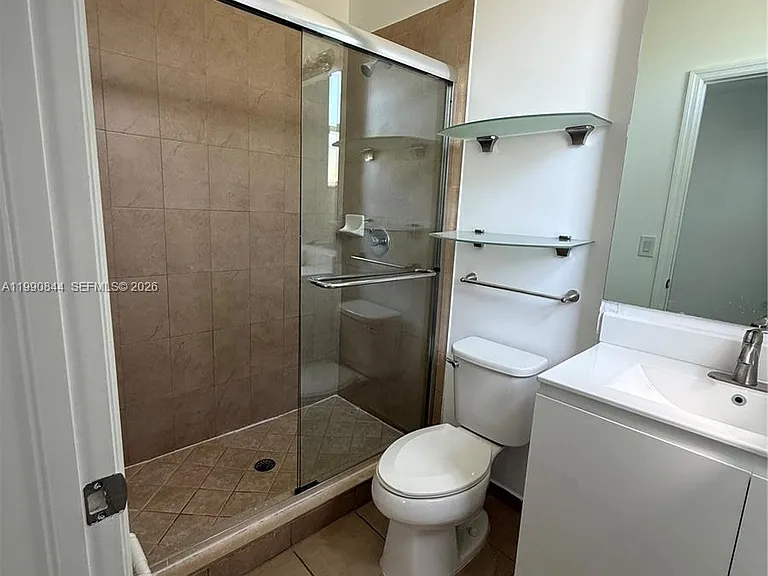 134 SE 28th Ter #6 — Photo 15