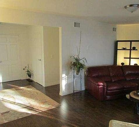 4th image of 348 E Sunset Dr