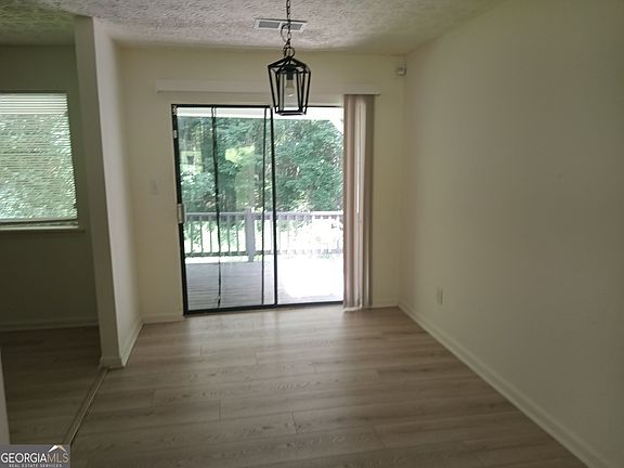3rd image of 1063 Salisbury Trl