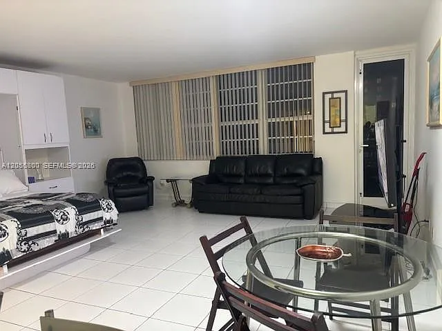 The Decoplage Condo — Photo 1