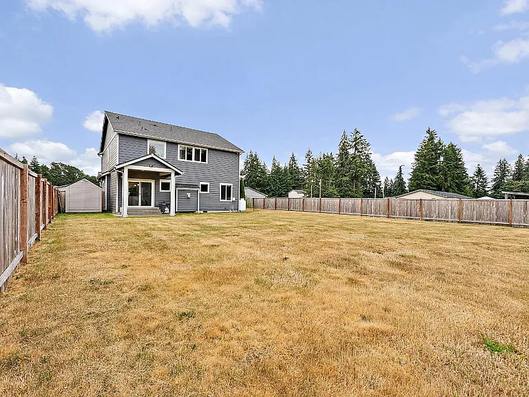 702 Hubbard Rd SE — Photo 37