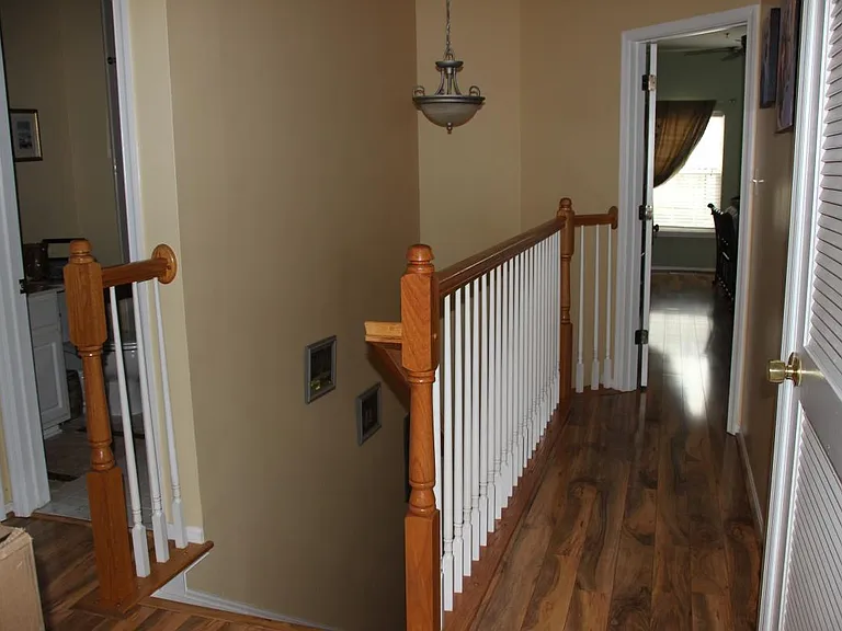 9504 Walker Way — Photo 17