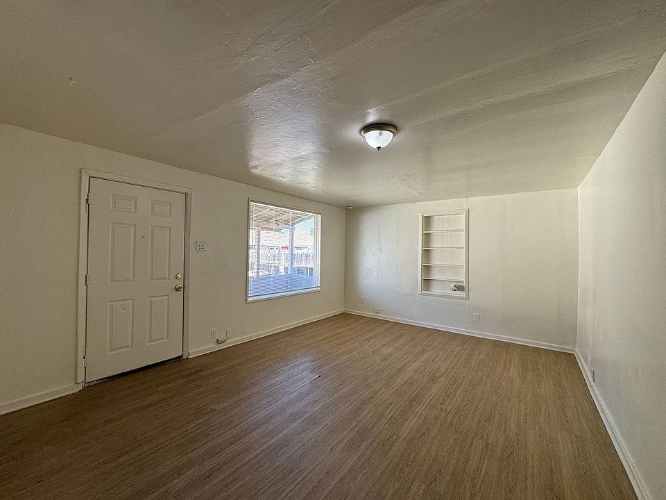 1st image of 209 W Warren Ave #C