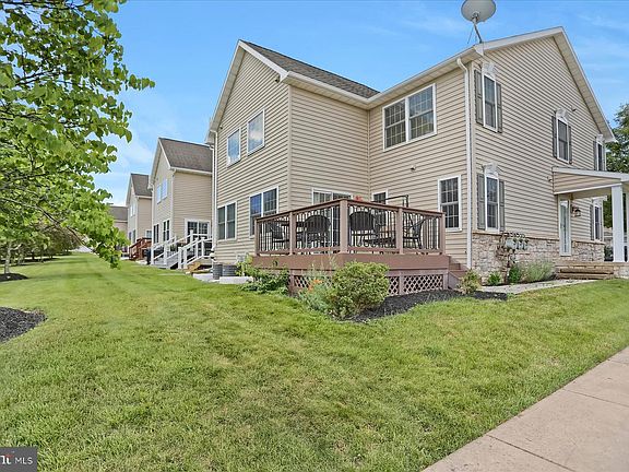 4th image of 141 Quincy Ave