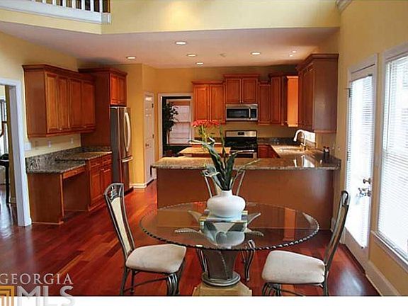 5th image of 4489 Stratford Dr