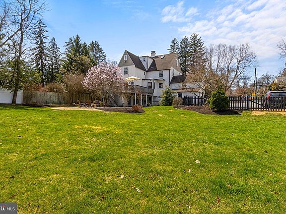 3rd image of 321 Conestoga Rd