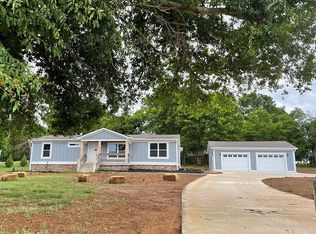 1040 S Cross Bridges Rd, Mount Pleasant, TN 38474