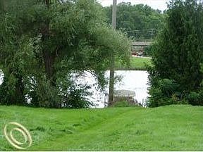 5th image of 8061 Woodland Shore Dr
