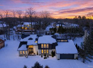 5292 Pond Bluff Dr, West Bloomfield, MI 48323