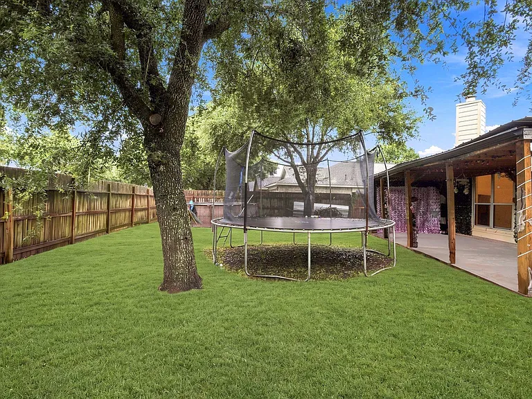 111 Thunder Basin Dr — Photo 45