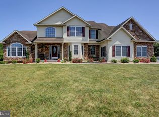 811 Burdock Ct, Chambersburg, PA 17202