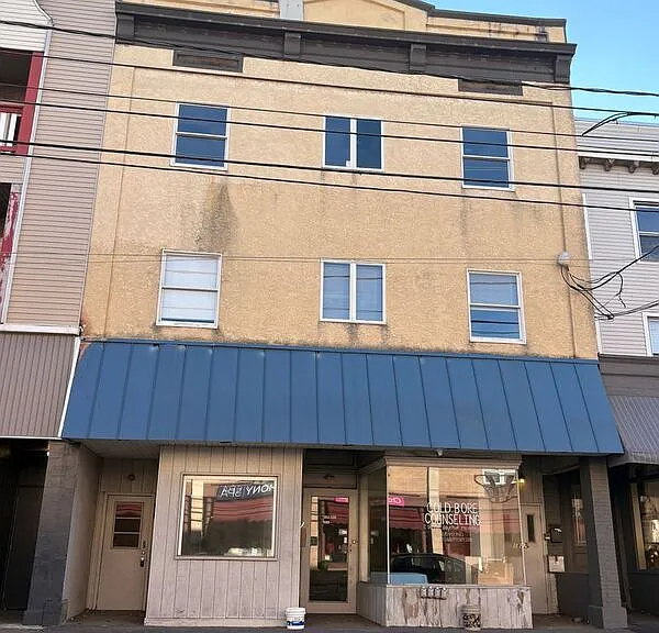 1820 Sanderson Ave #3 — Photo 11