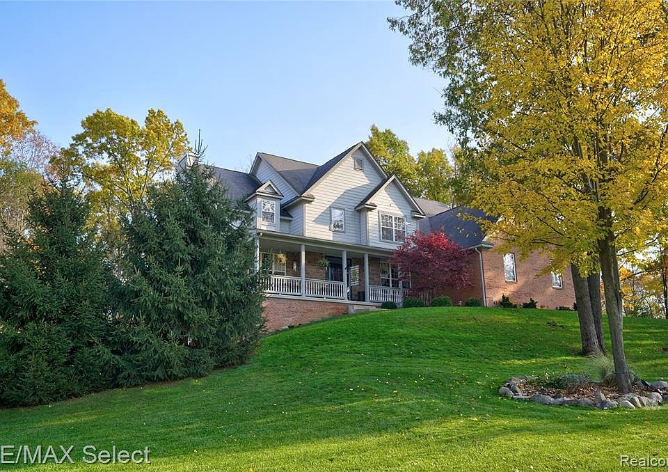 1st image of 15283 Oak Hollow Dr