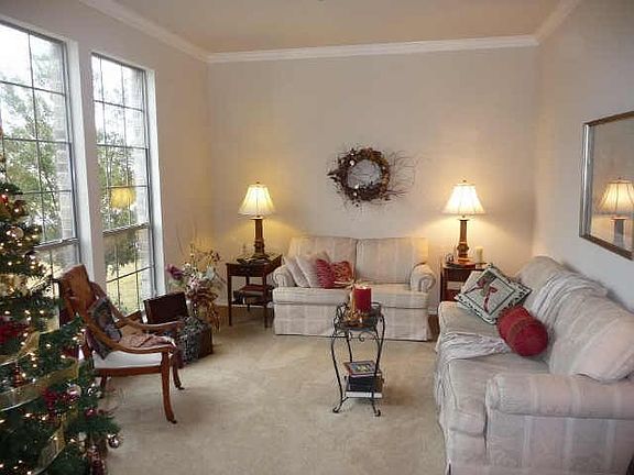 2nd image of 4116 Greenwood Way