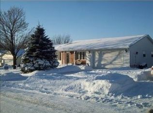 2610 30th St SW, Cedar Rapids, IA 52404