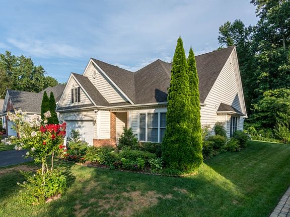 3rd image of 2625 Salford Dr