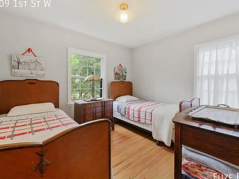 809 1st St W — Photo 10