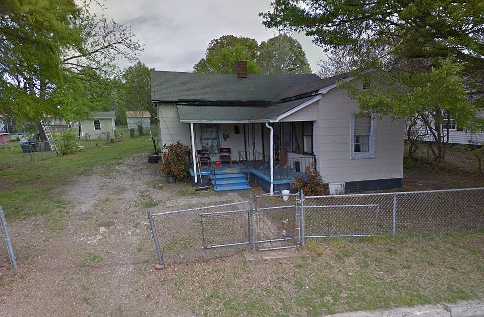 1st image of 951 Steele St