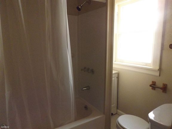 418 17th - Bathroom