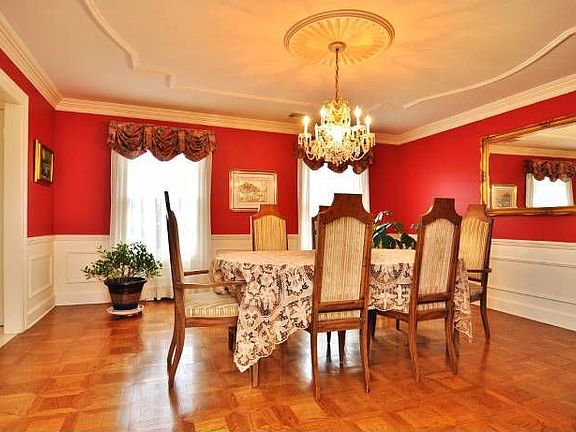 Exquisite Dining Room