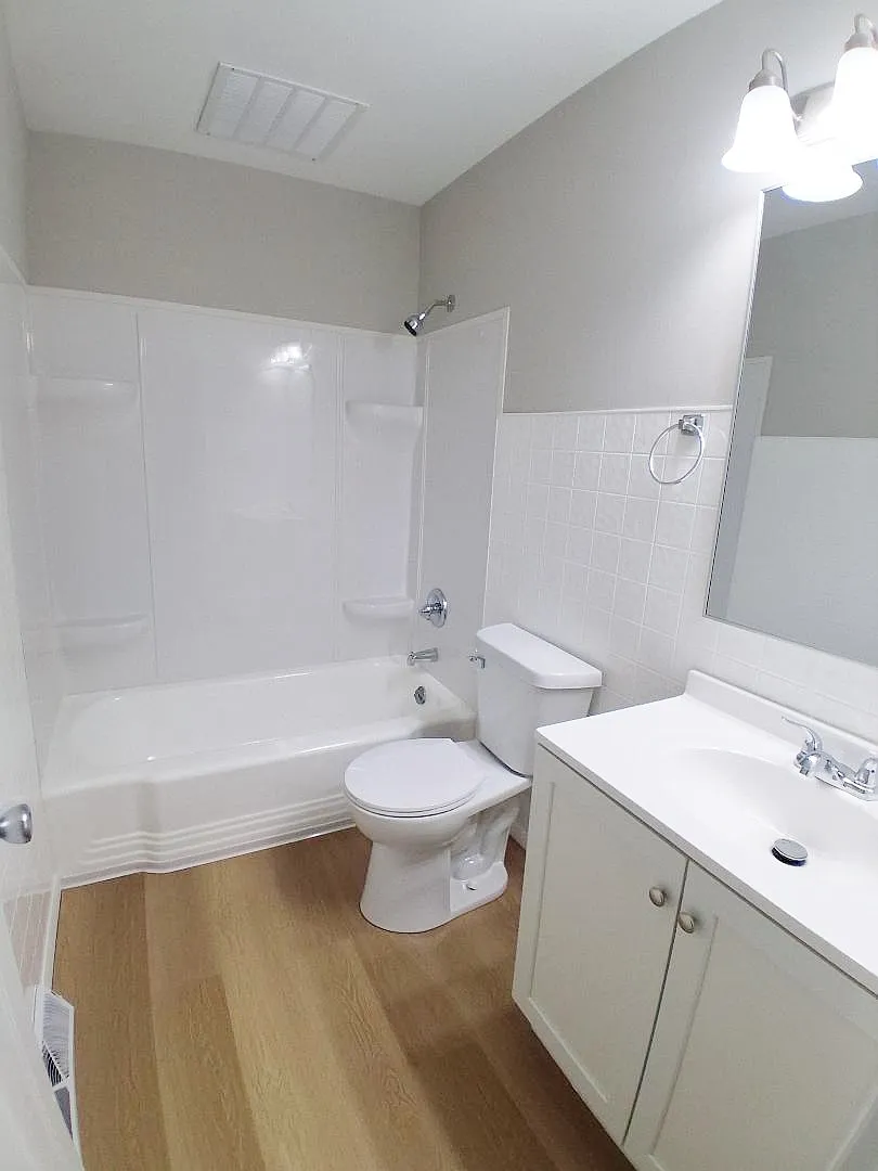 2 bed, 929 sqft, $1,199 — Photo 2