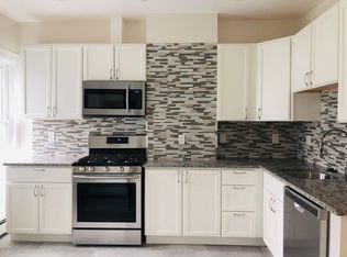 2 Hardwick St #3, Cambridge, MA 02141