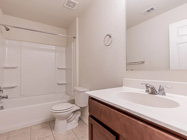 10203 Reyes Hts — Photo 17