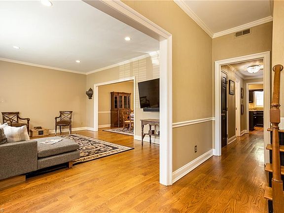 5th image of 5 Fountain Manor Dr Unit D