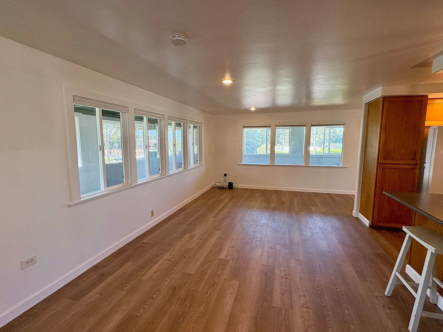 Spacious and well-kept 3 bedroom 2 bath home — Photo 3