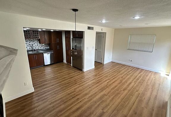 4th image of 1001 Grove St Unit 94