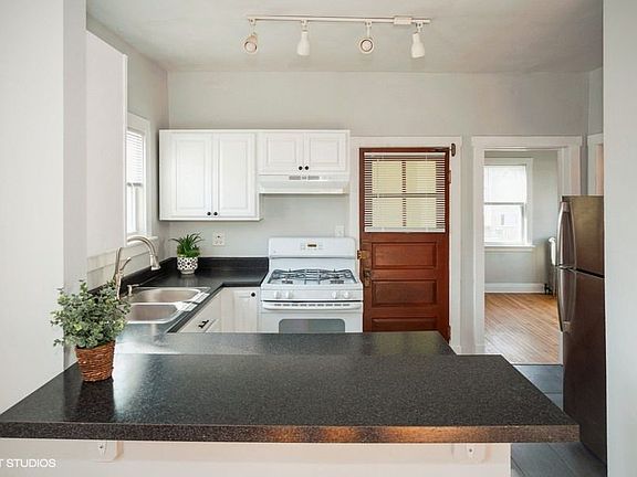 4th image of 1616 Crain St #2