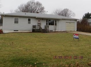 409 S 5th Ave, New Windsor, IL 61465