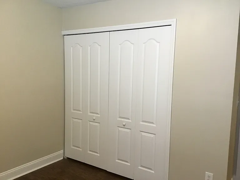 2320 Brian Lakes Dr E — Photo 17