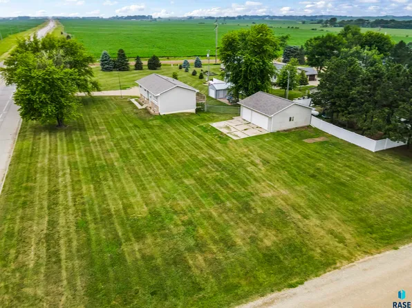 46704 265th St, Sioux Falls, SD 57107