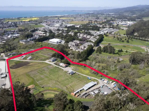 925 Miramontes St, Half Moon Bay, CA 94019