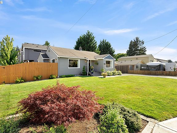 2nd image of 3703 NE 49th St