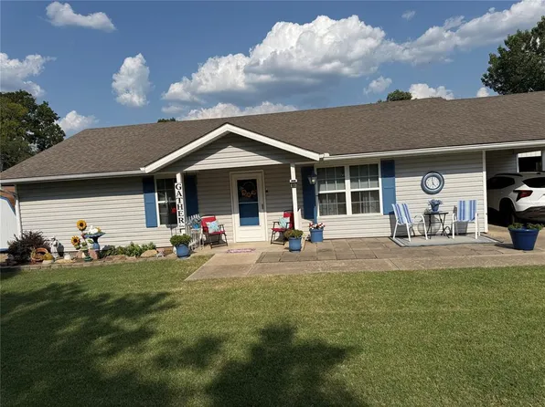 521 N Ballard St, Maud, OK 74854